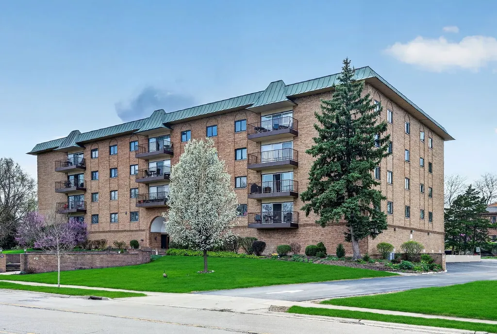 40 South Main Street Glen Ellyn IL 60137