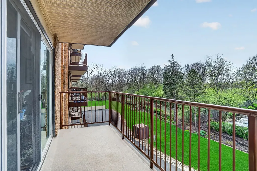 40 South Main Street Glen Ellyn IL 60137