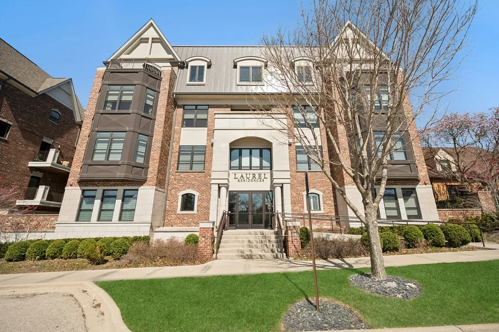 815 Laurel Avenue Highland Park IL 60035