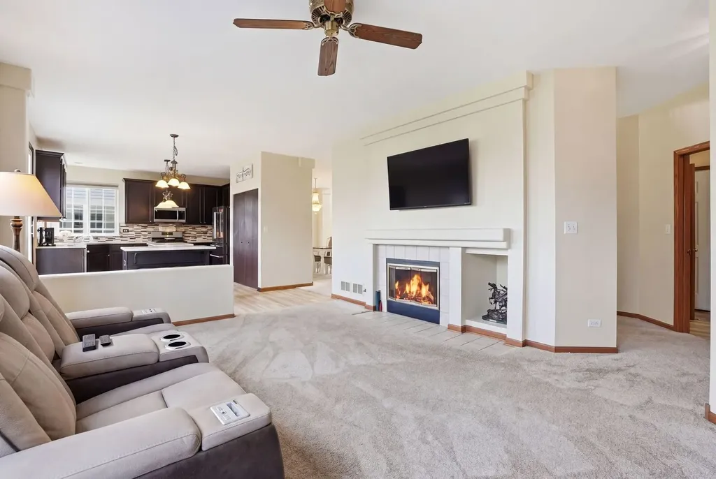 392 East 17th Place Lombard IL 60148