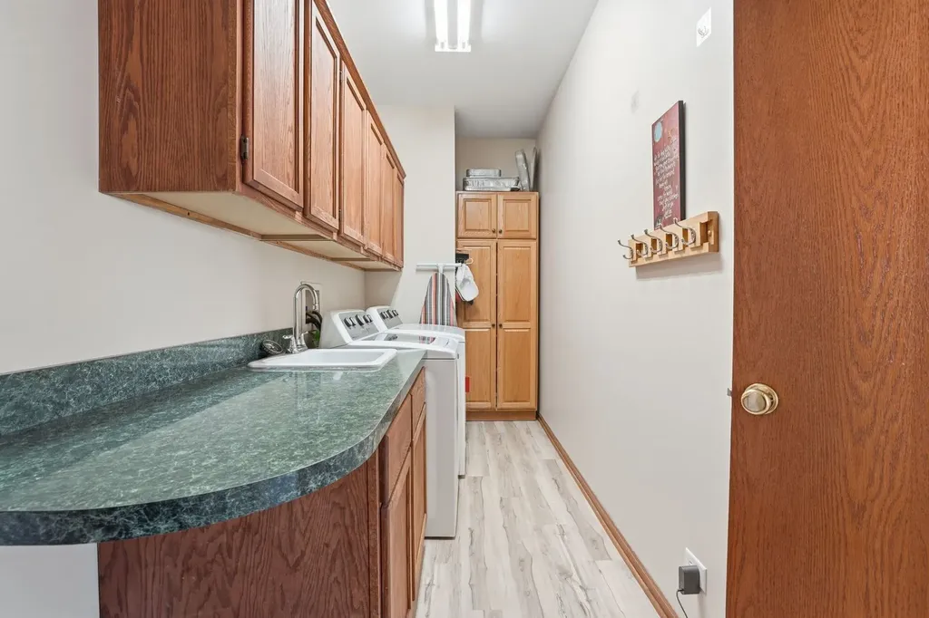 392 East 17th Place Lombard IL 60148