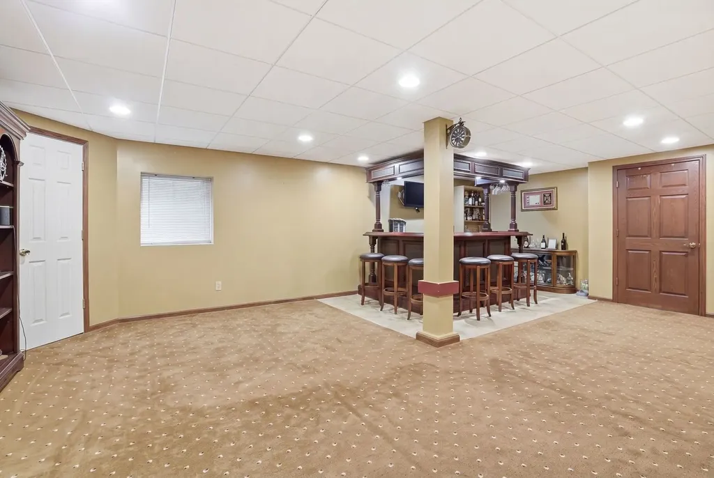 392 East 17th Place Lombard IL 60148