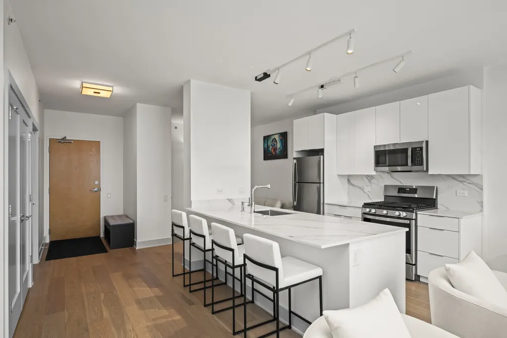 659 West Randolph Street Chicago IL 60661