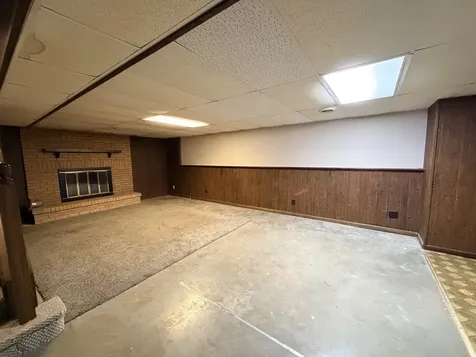 734 1ST Street West Brooklyn IL 61378