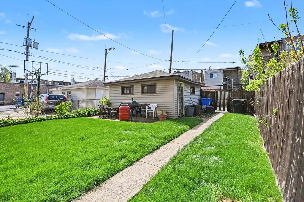 1216 North Mason Avenue Chicago IL 60651