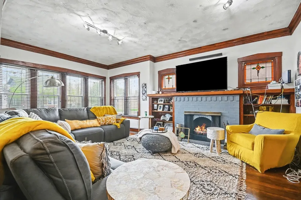 1216 North Mason Avenue Chicago IL 60651