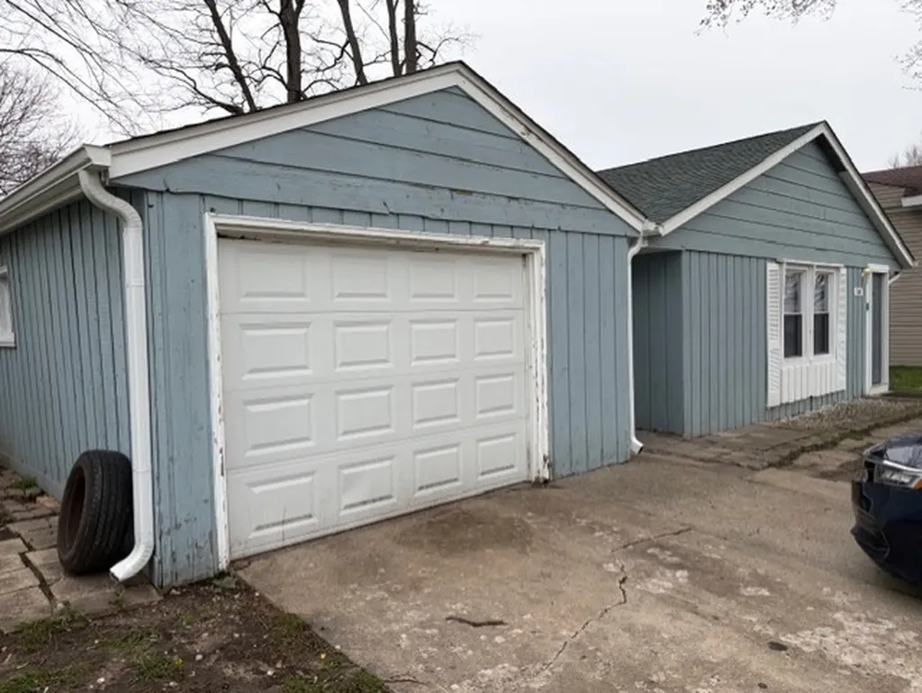 100 Hickory Drive Carpentersville IL 60110