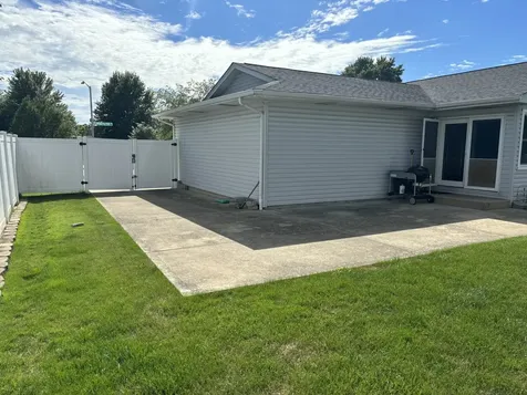 3991 Whispering Trails Drive Hoffman Estates IL 60192