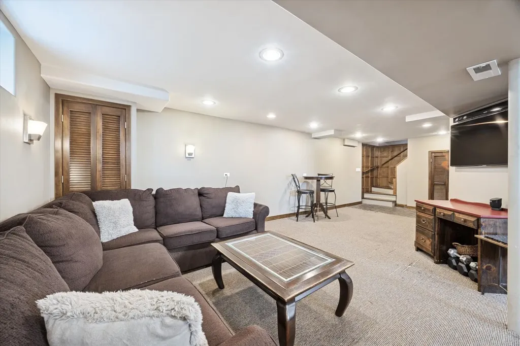 1115 North Main Street Wheaton IL 60187