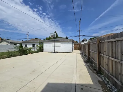 4231 North Marmora Avenue Chicago IL 60634