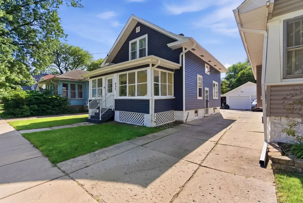 637 South Spencer Street Aurora IL 60505