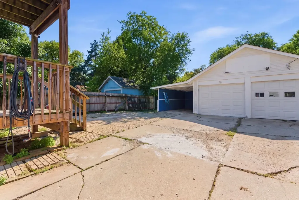 637 South Spencer Street Aurora IL 60505