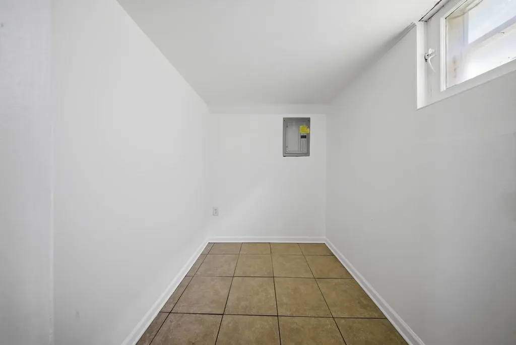 637 South Spencer Street Aurora IL 60505