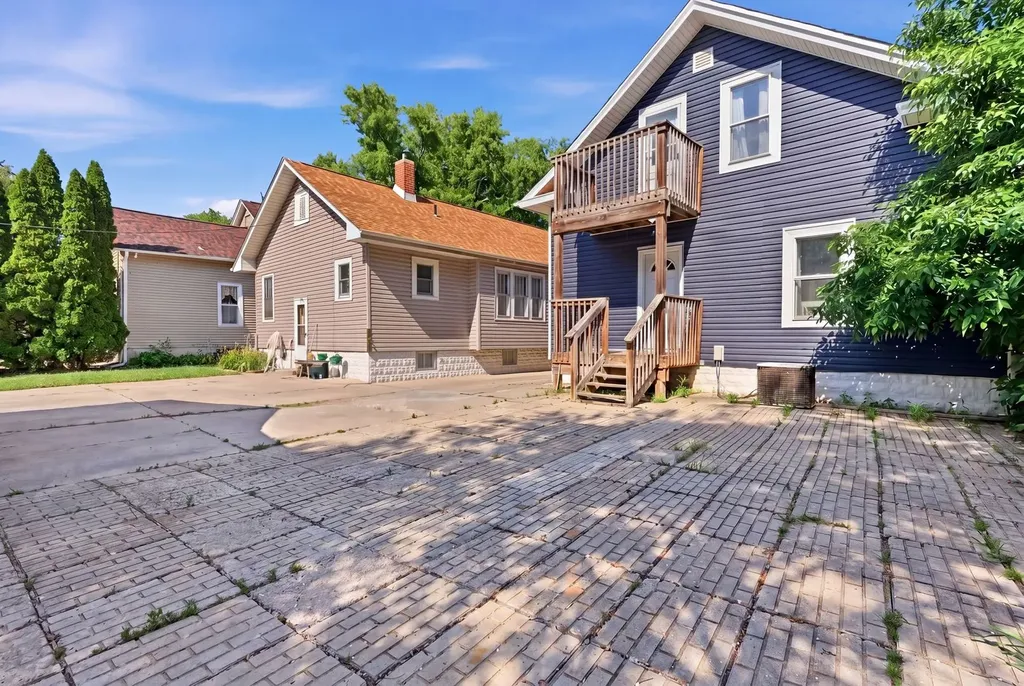 637 South Spencer Street Aurora IL 60505