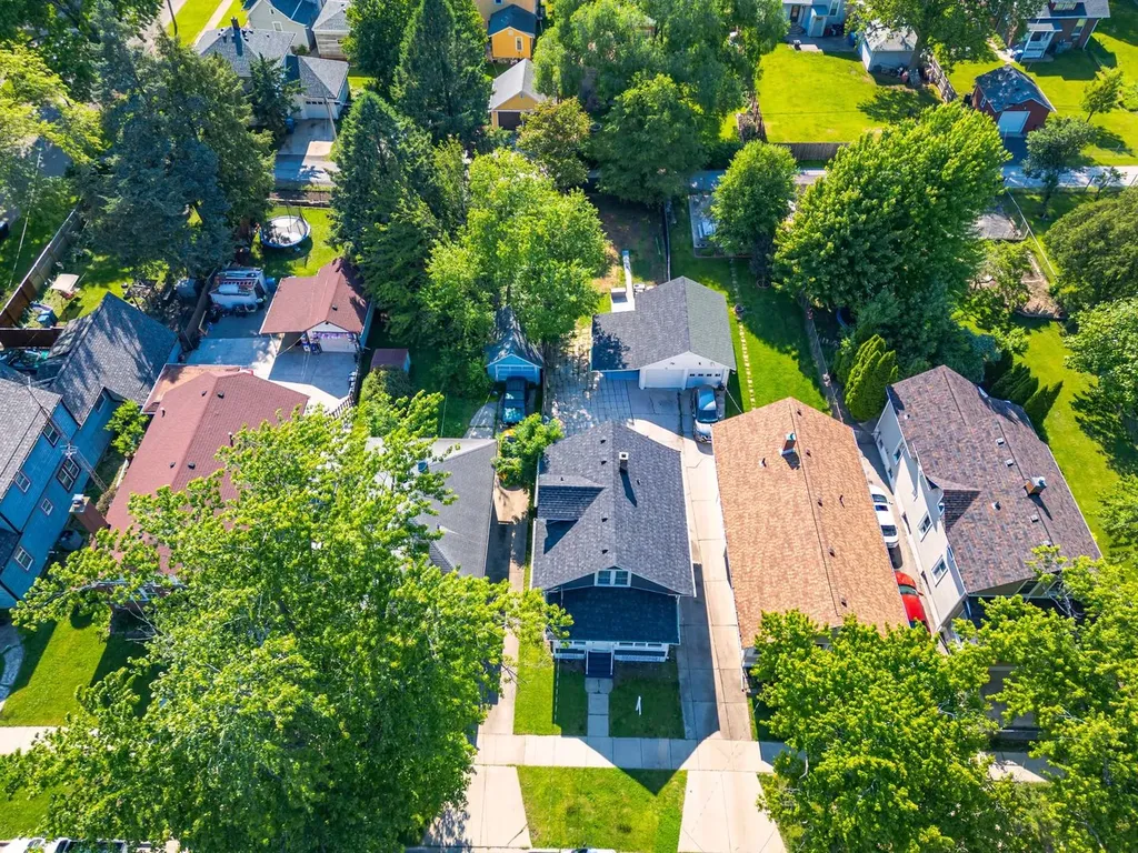 637 South Spencer Street Aurora IL 60505