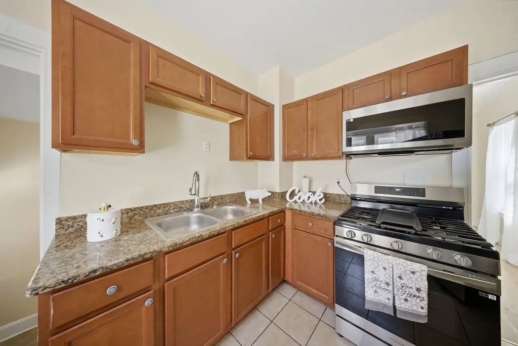 637 South Spencer Street Aurora IL 60505