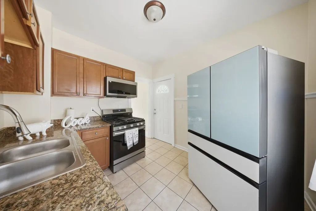 637 South Spencer Street Aurora IL 60505