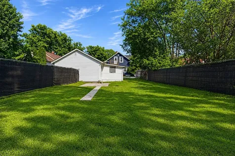 637 South Spencer Street Aurora IL 60505