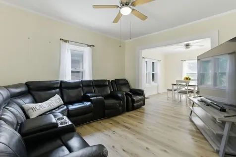 637 South Spencer Street Aurora IL 60505