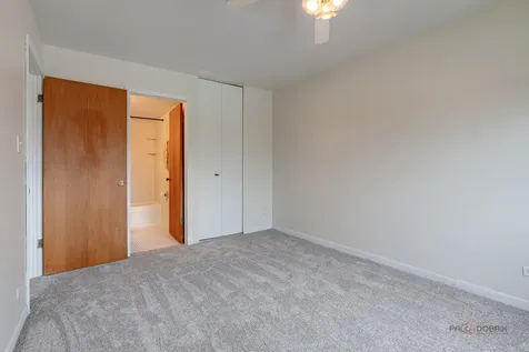 625 West Huntington Commons Road Mount Prospect IL 60056