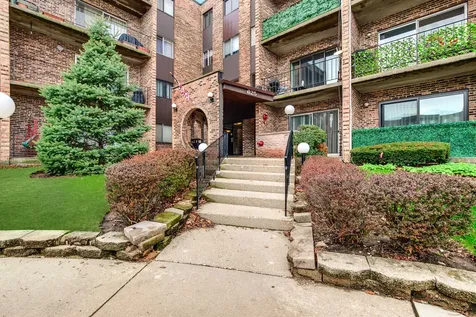 625 West Huntington Commons Road Mount Prospect IL 60056