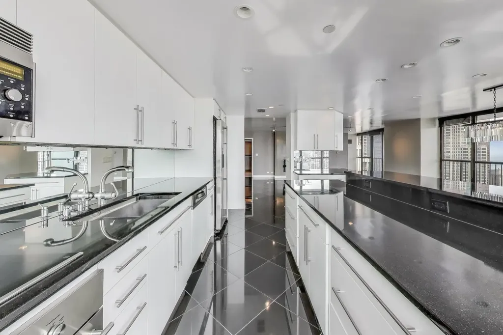 10 East Ontario Street Chicago IL 60611