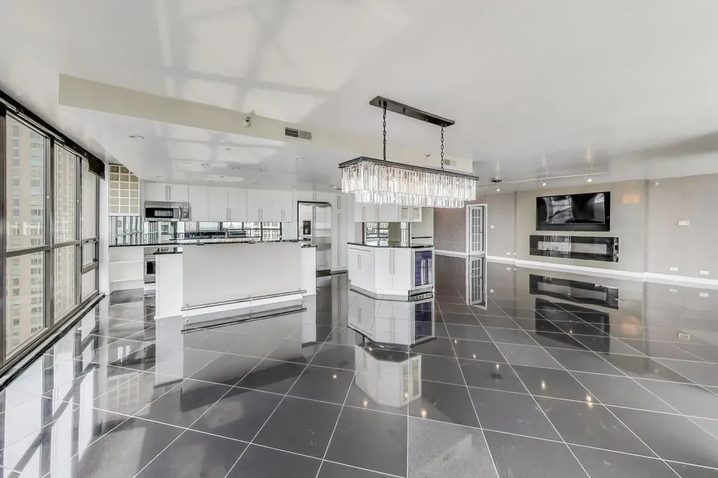 10 East Ontario Street Chicago IL 60611