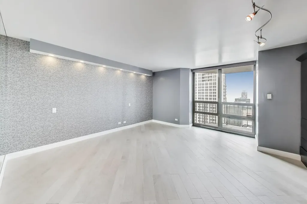 10 East Ontario Street Chicago IL 60611