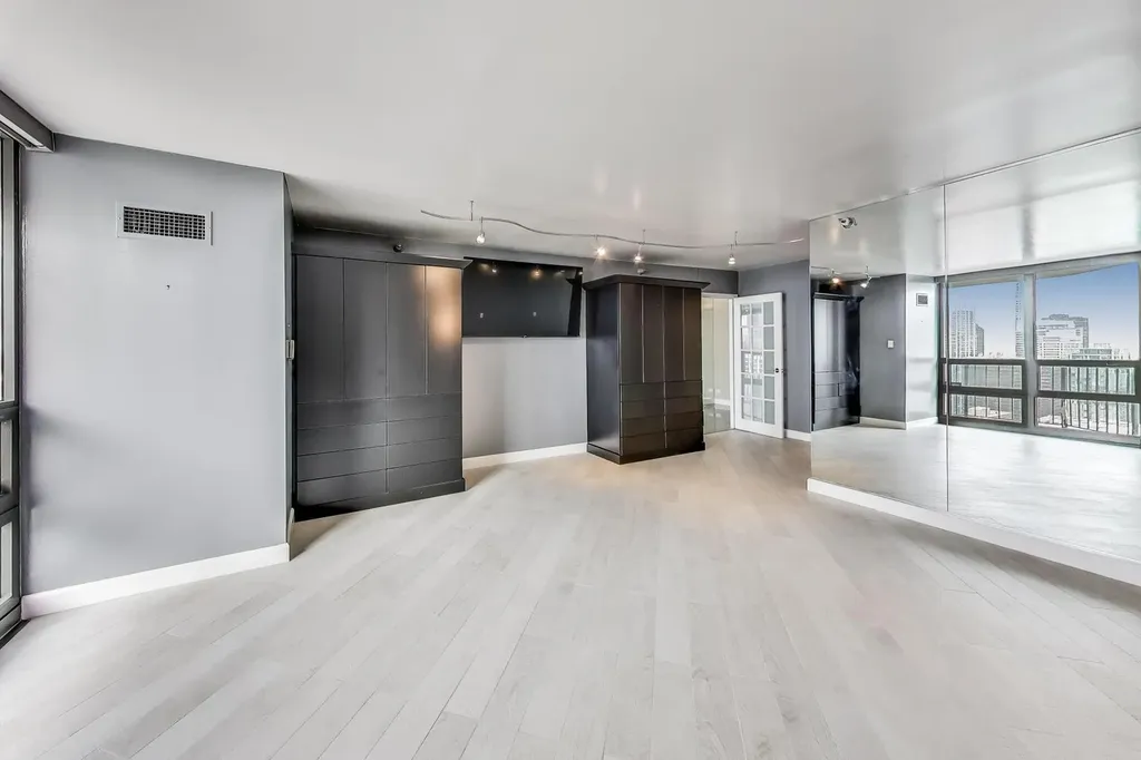 10 East Ontario Street Chicago IL 60611