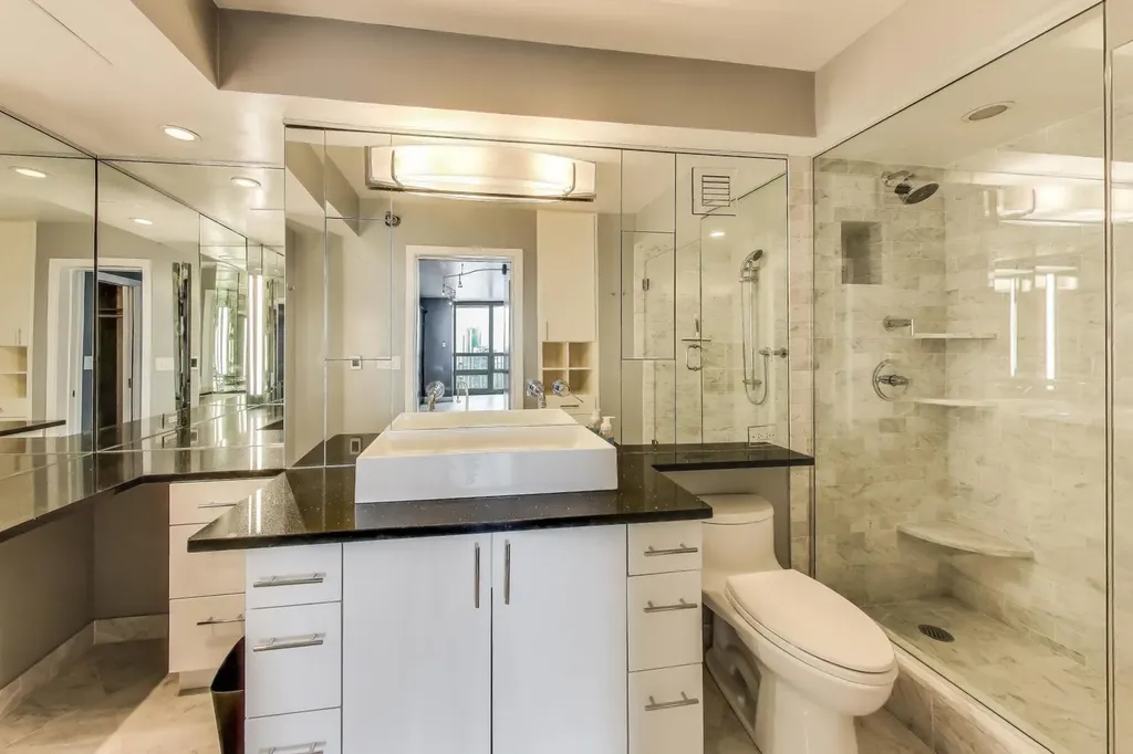 10 East Ontario Street Chicago IL 60611