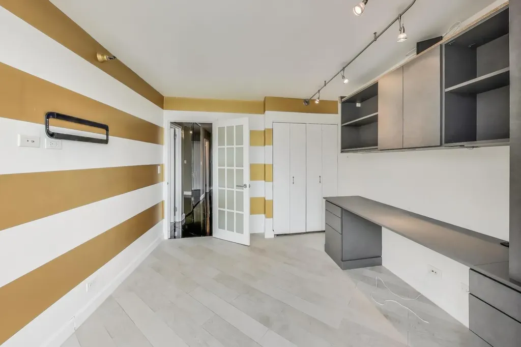 10 East Ontario Street Chicago IL 60611