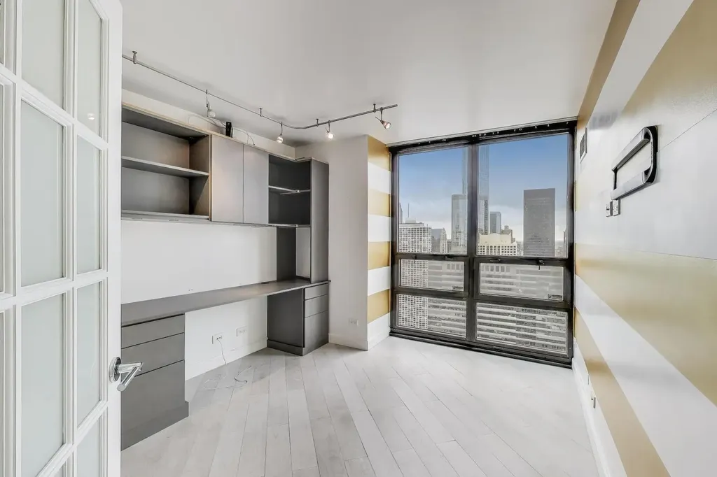 10 East Ontario Street Chicago IL 60611