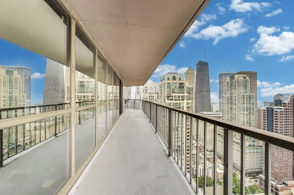 10 East Ontario Street Chicago IL 60611