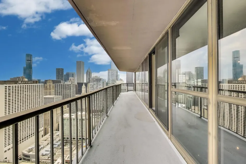 10 East Ontario Street Chicago IL 60611