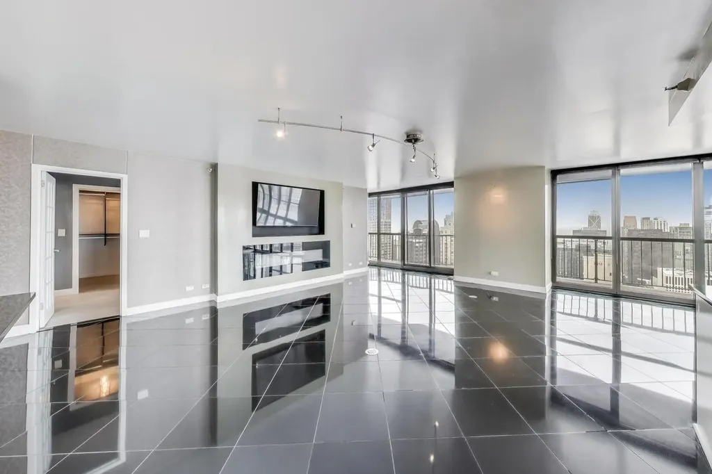 10 East Ontario Street Chicago IL 60611