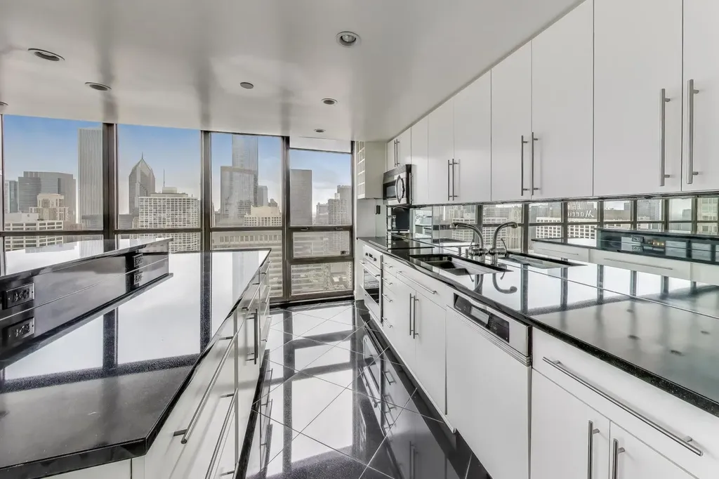 10 East Ontario Street Chicago IL 60611