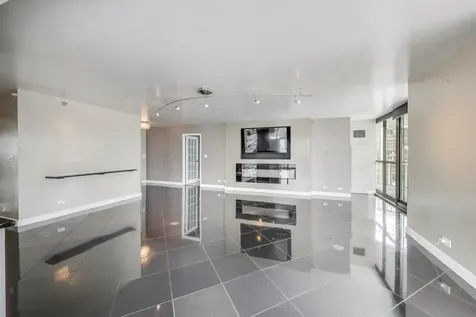 10 East Ontario Street Chicago IL 60611