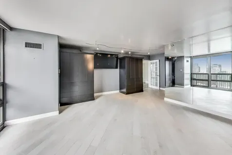 10 East Ontario Street Chicago IL 60611