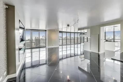 10 East Ontario Street Chicago IL 60611