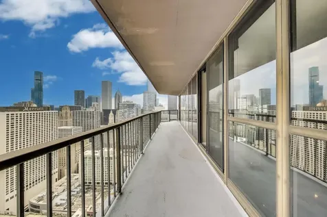 10 East Ontario Street Chicago IL 60611