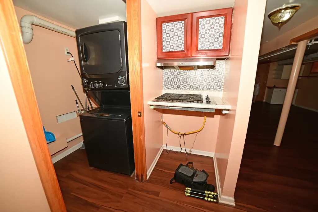 6211 North Nagle Avenue Chicago IL 60646
