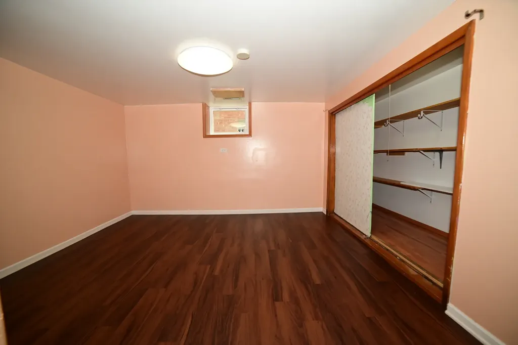 6211 North Nagle Avenue Chicago IL 60646