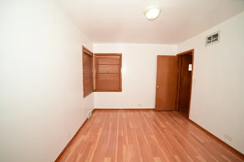6211 North Nagle Avenue Chicago IL 60646