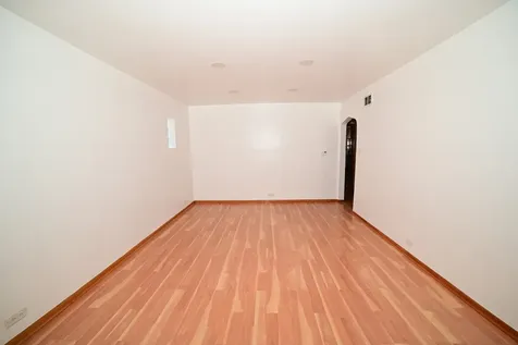 6211 North Nagle Avenue Chicago IL 60646