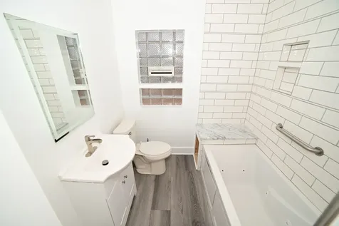 6211 North Nagle Avenue Chicago IL 60646