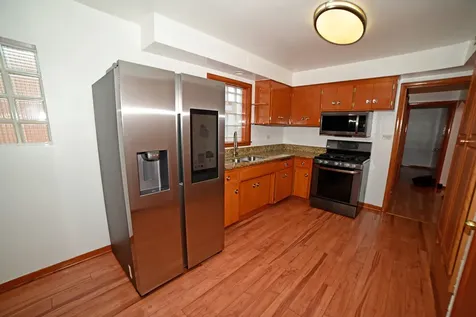 6211 North Nagle Avenue Chicago IL 60646