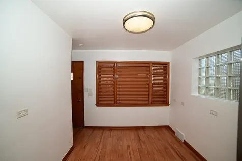 6211 North Nagle Avenue Chicago IL 60646