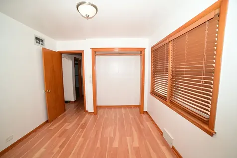 6211 North Nagle Avenue Chicago IL 60646
