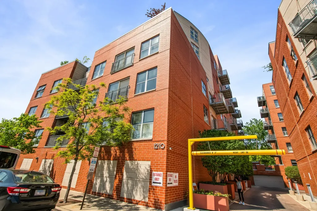 1210 Chicago Avenue Evanston IL 60202