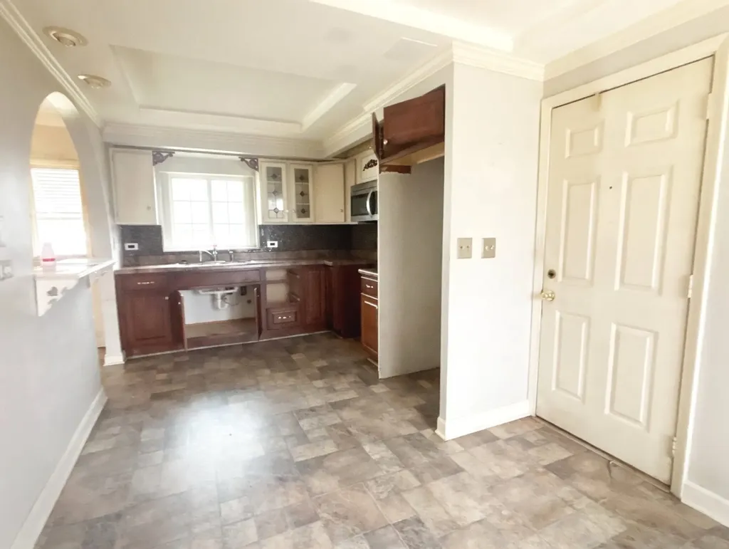 17W452 Butterfield Road Villa Park IL 60181